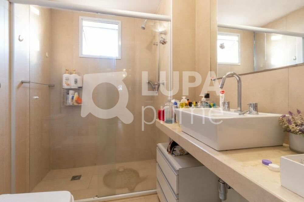 Apartamento, 3 quartos, 145 m² - Foto 1