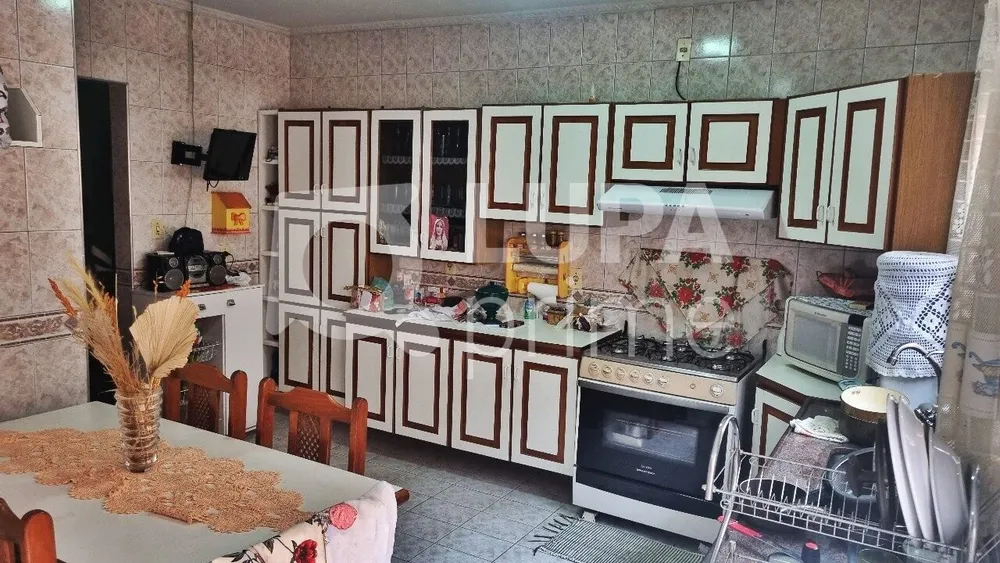 Casa, 3 quartos, 240 m² - Foto 4