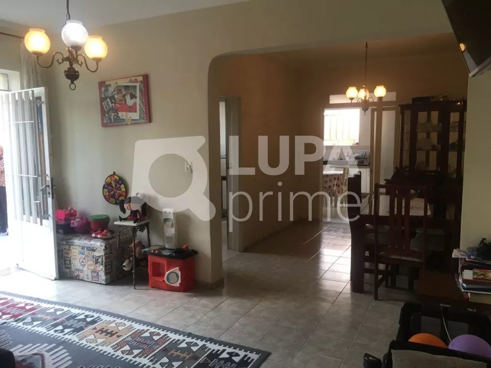 Casa à venda com 3 quartos, 190m² - Foto 4