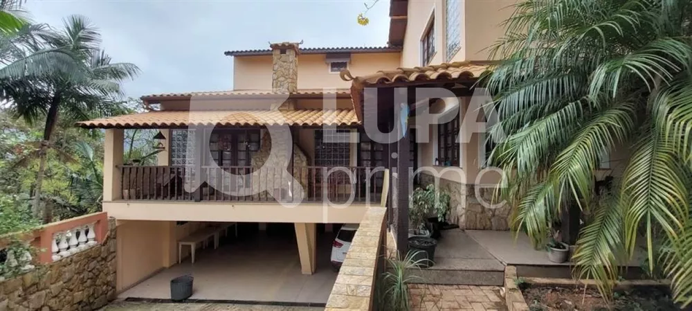 Casa à venda com 4 quartos, 465m² - Foto 1