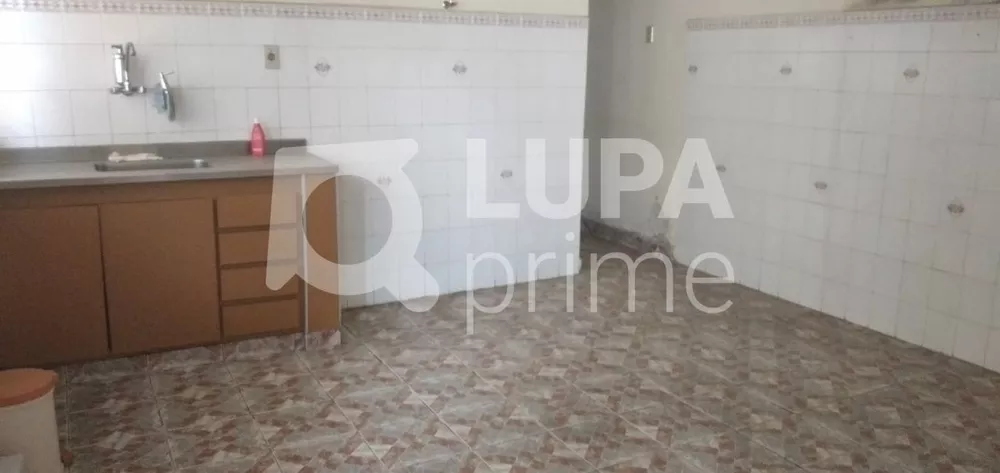 Casa à venda com 5 quartos, 127m² - Foto 3