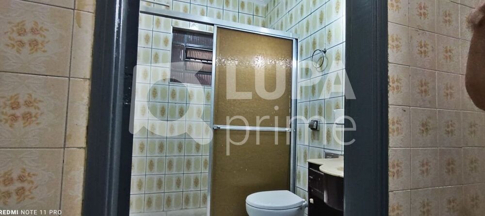 Casa para alugar com 2 quartos, 180m² - Foto 11