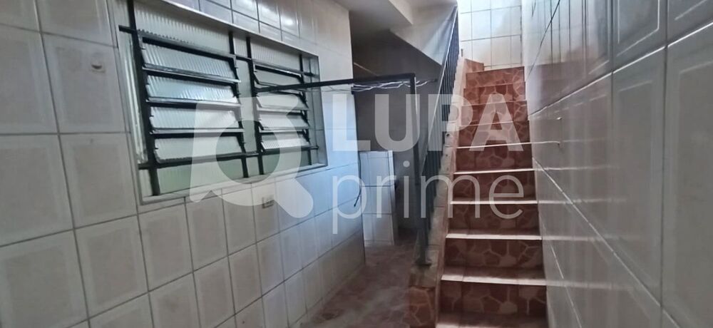Casa para alugar com 2 quartos, 180m² - Foto 16