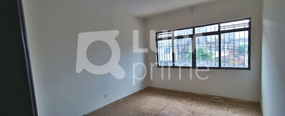 Casa para alugar com 2 quartos, 180m² - Foto 1