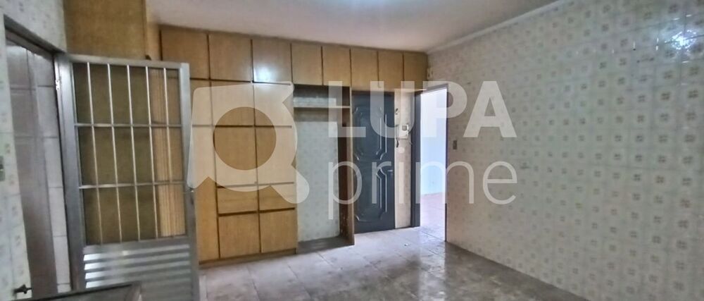 Casa para alugar com 2 quartos, 180m² - Foto 9