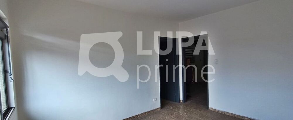 Casa para alugar com 2 quartos, 180m² - Foto 2