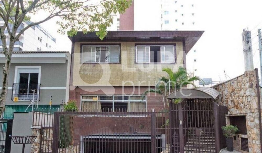 Casa à venda com 4 quartos, 250m² - Foto 1