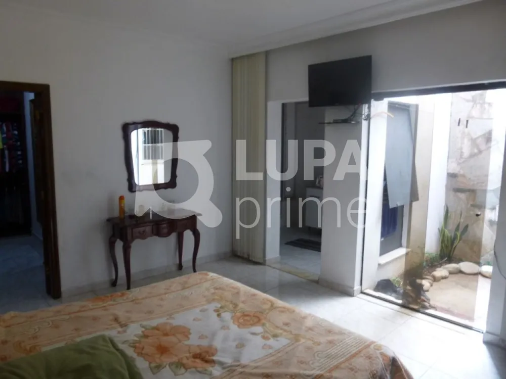 Casa, 6 quartos, 300 m² - Foto 1
