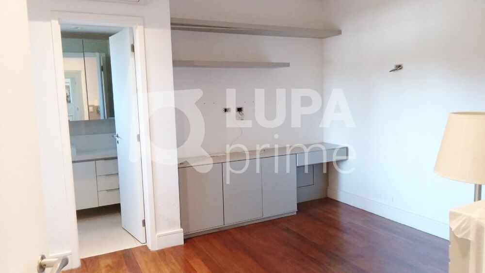Apartamento, 3 quartos, 270 m² - Foto 3