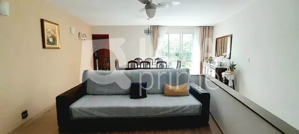 Casa à venda com 4 quartos, 259m² - Foto 2