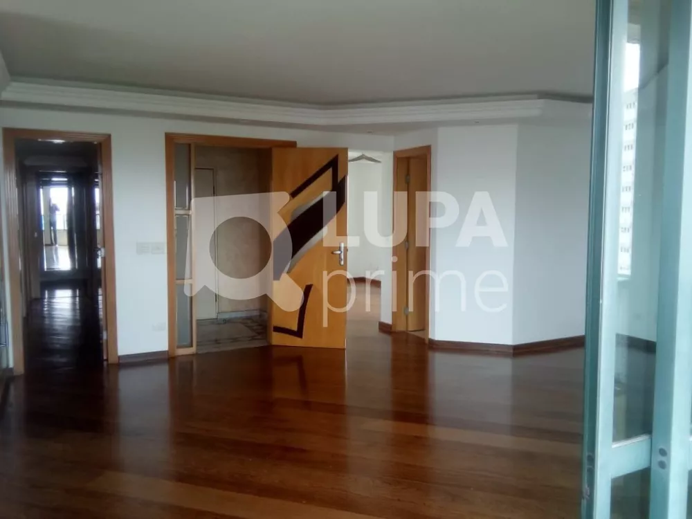 Apartamento à venda com 3 quartos, 157m² - Foto 1