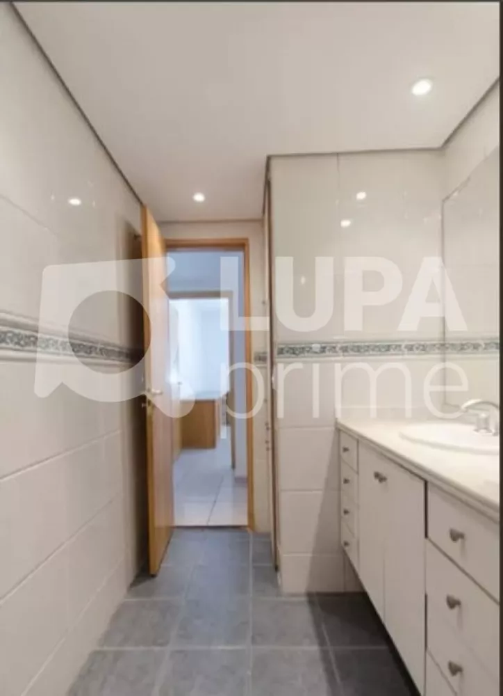 Apartamento à venda com 3 quartos, 210m² - Foto 4