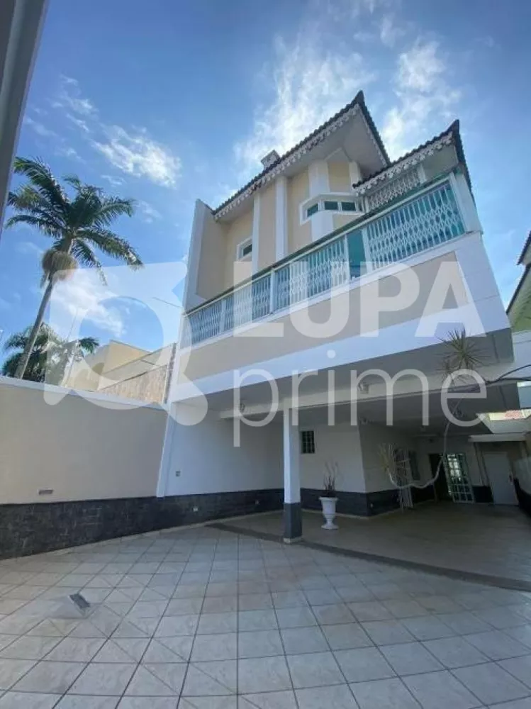 Casa à venda com 5 quartos, 274m² - Foto 2