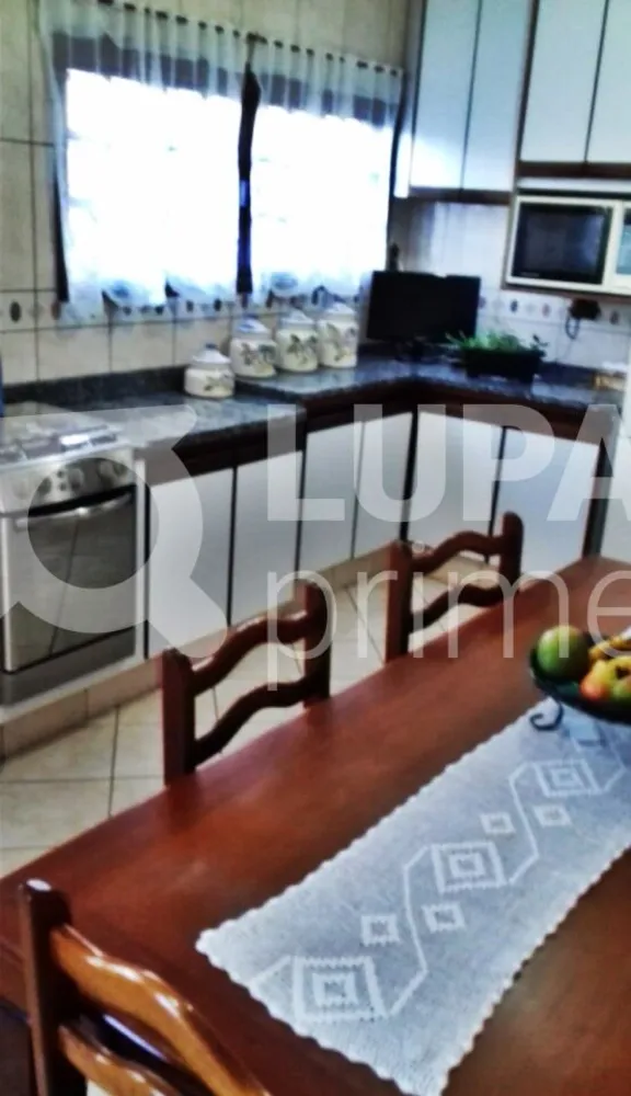 Casa, 3 quartos, 236 m² - Foto 15
