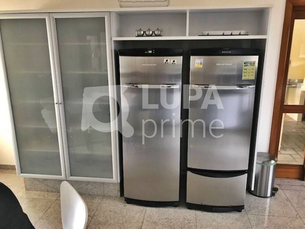 Casa para alugar com 4 quartos, 927m² - Foto 9