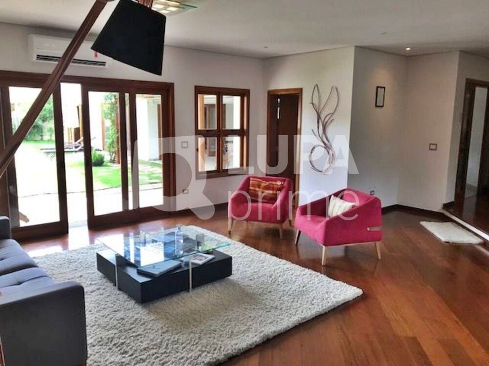 Casa para alugar com 4 quartos, 927m² - Foto 3
