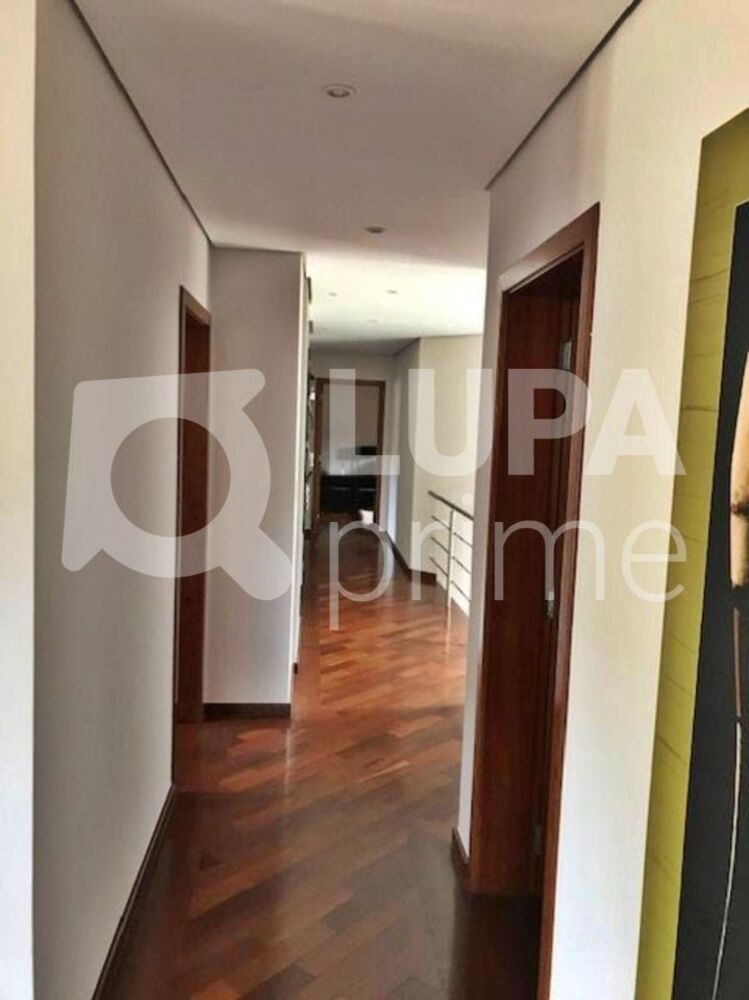 Casa para alugar com 4 quartos, 927m² - Foto 5
