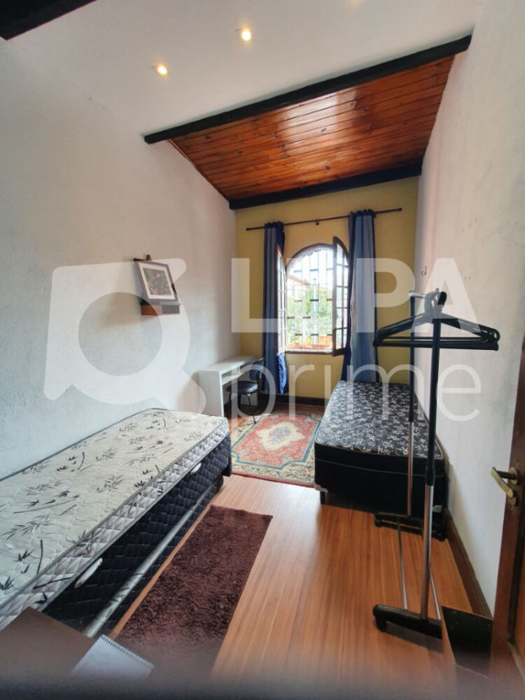 Casa à venda com 4 quartos, 140m² - Foto 4