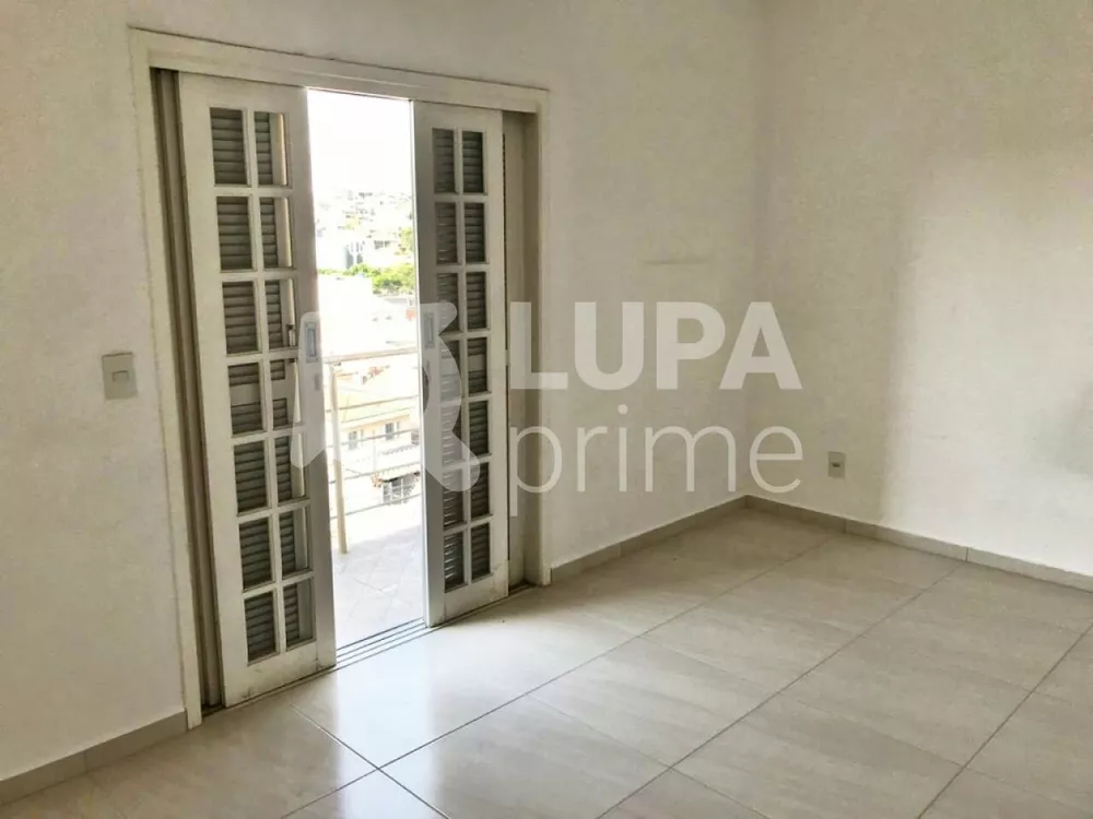 Casa à venda com 3 quartos, 250m² - Foto 8