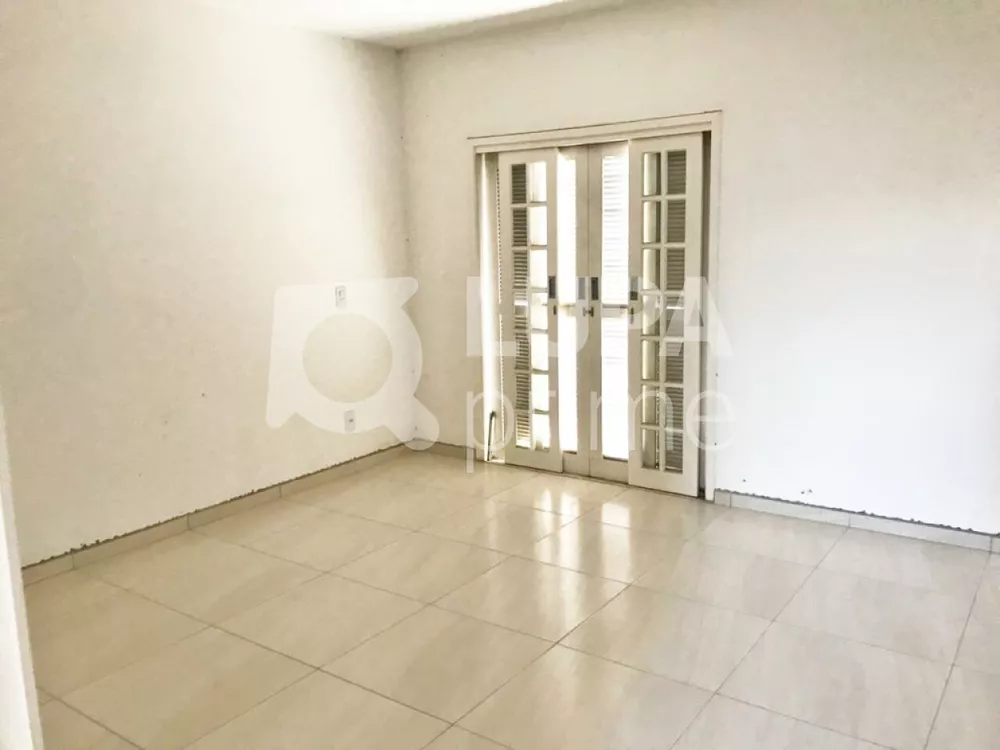 Casa à venda com 3 quartos, 250m² - Foto 5