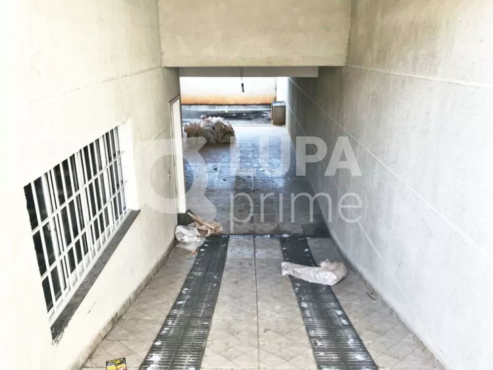 Casa à venda com 3 quartos, 250m² - Foto 9