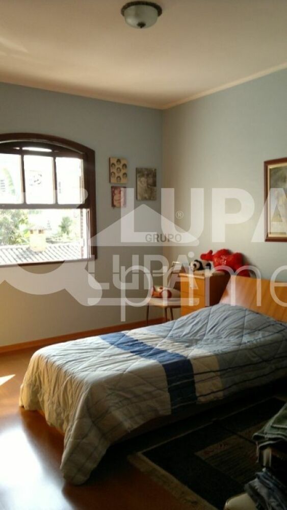 Casa à venda com 6 quartos, 250m² - Foto 16