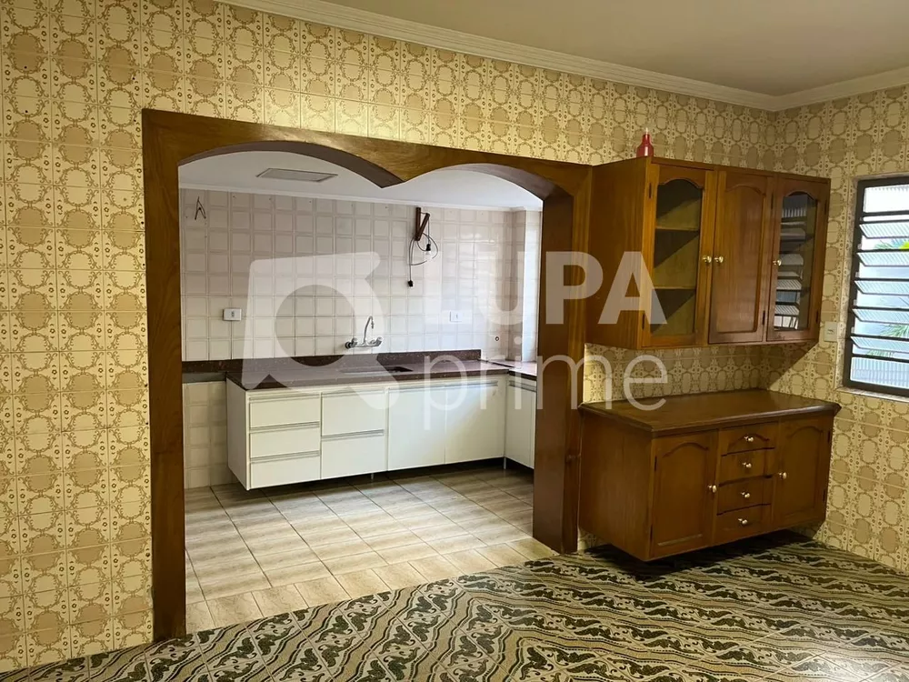 Casa para alugar com 3 quartos, 250m² - Foto 2