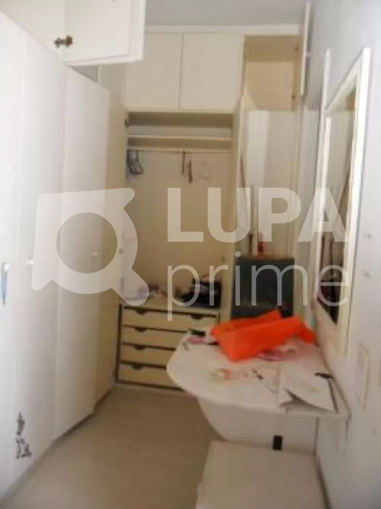 Casa para alugar com 3 quartos, 500m² - Foto 13