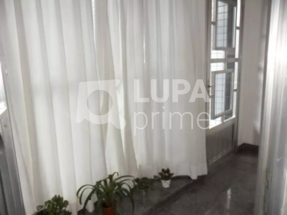 Casa para alugar com 3 quartos, 500m² - Foto 16