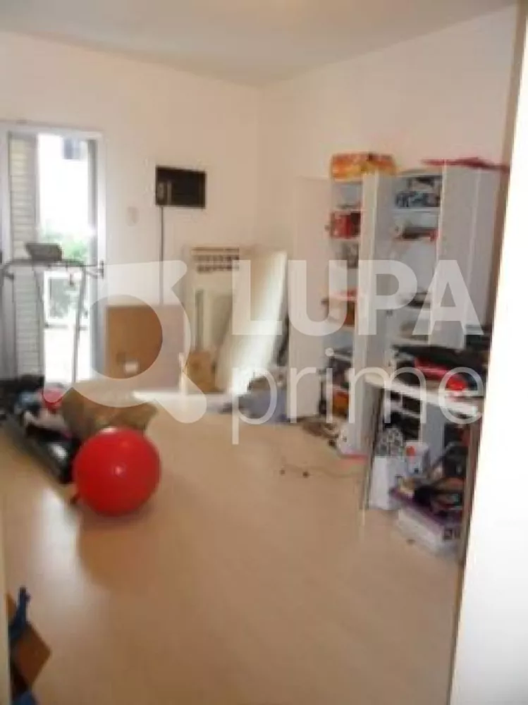 Casa para alugar com 3 quartos, 500m² - Foto 4