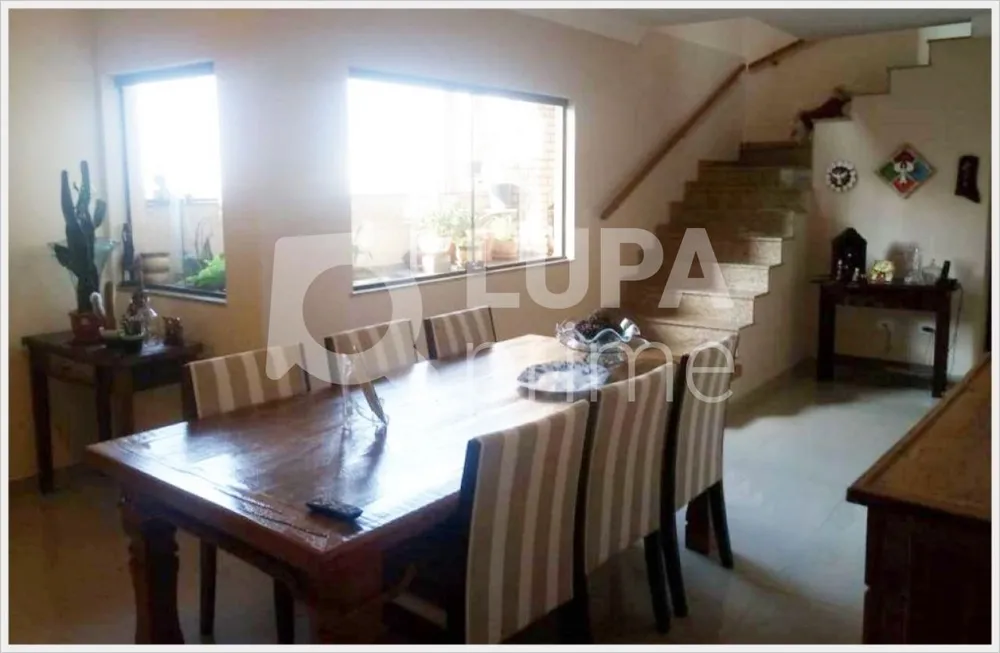 Casa, 4 quartos, 360 m² - Foto 1