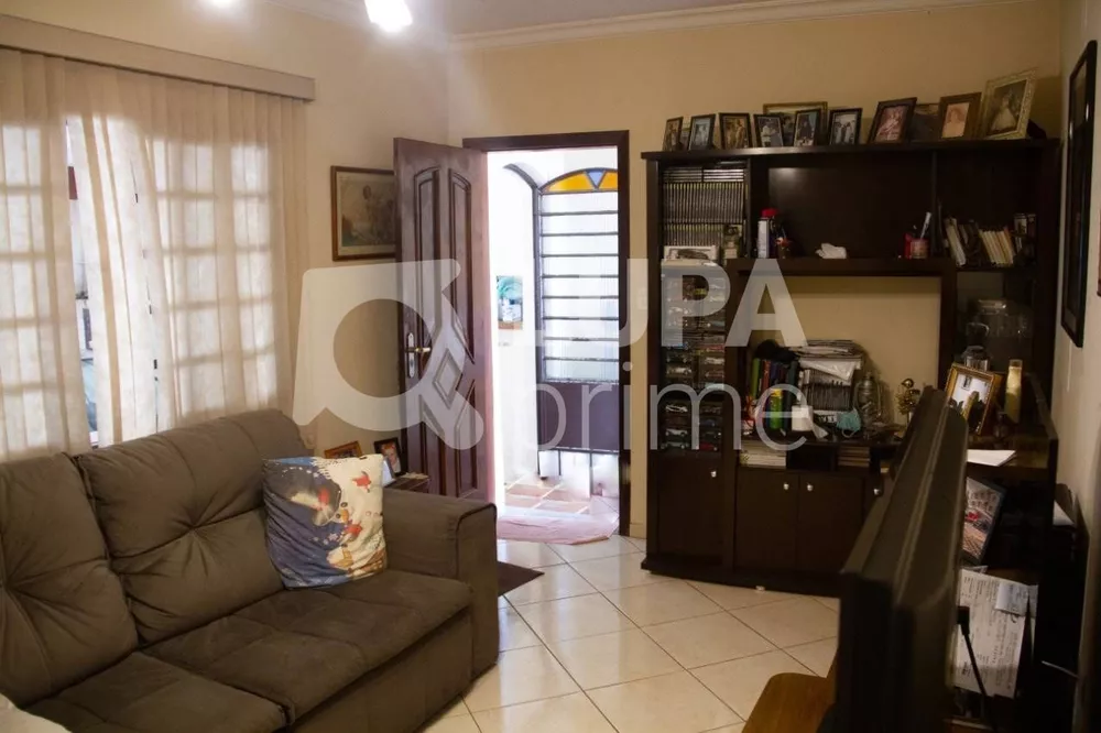 Casa à venda com 4 quartos, 140m² - Foto 2