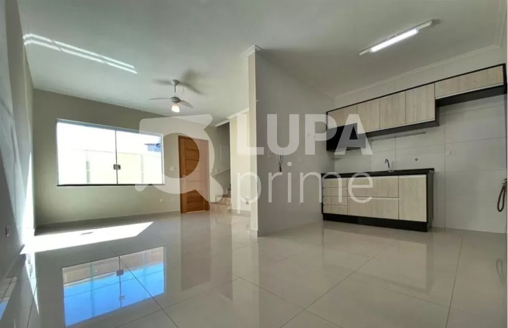 Casa à venda com 3 quartos, 75m² - Foto 1