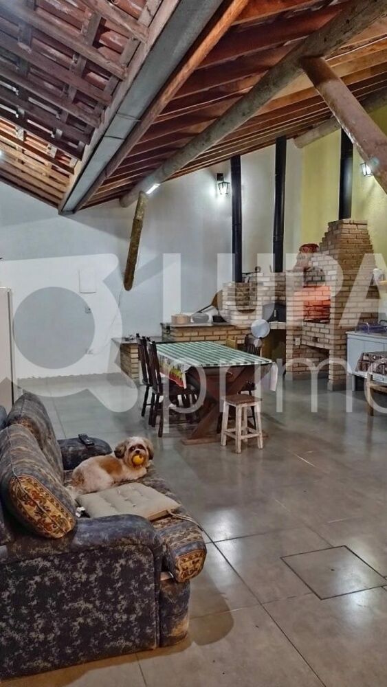 Casa, 3 quartos, 221 m² - Foto 3