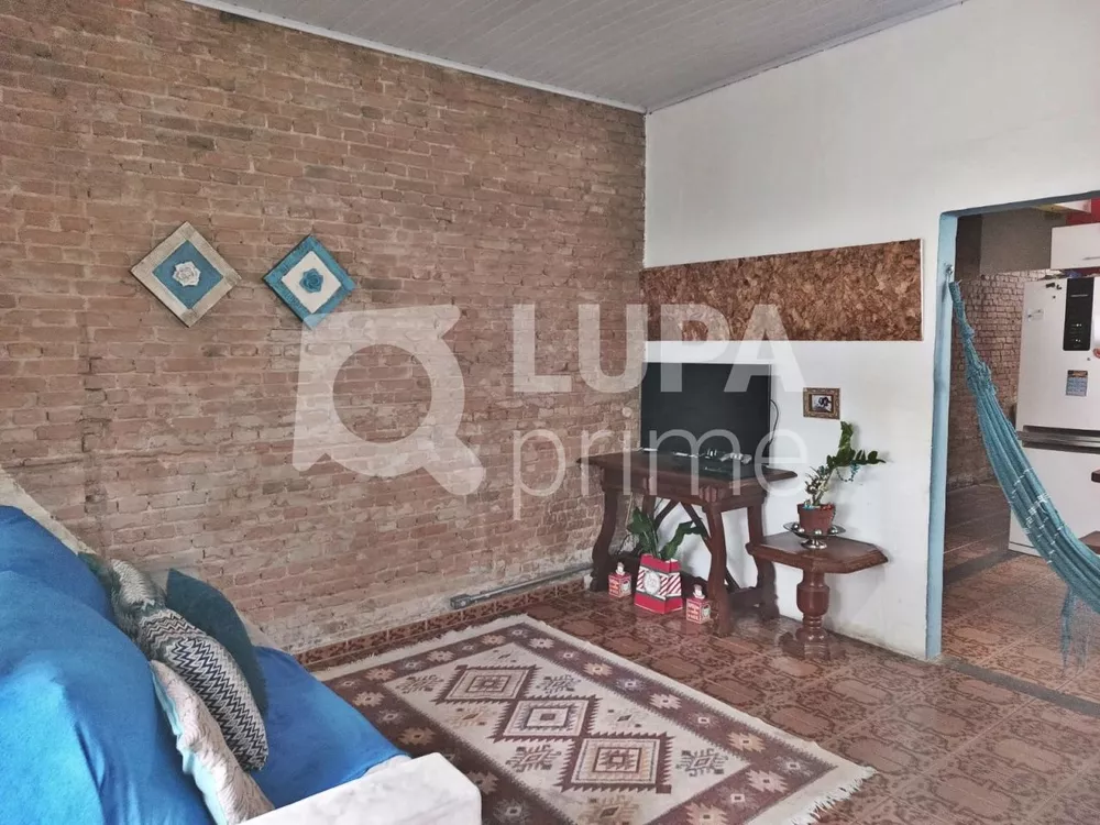 Casa à venda com 2 quartos, 135m² - Foto 1