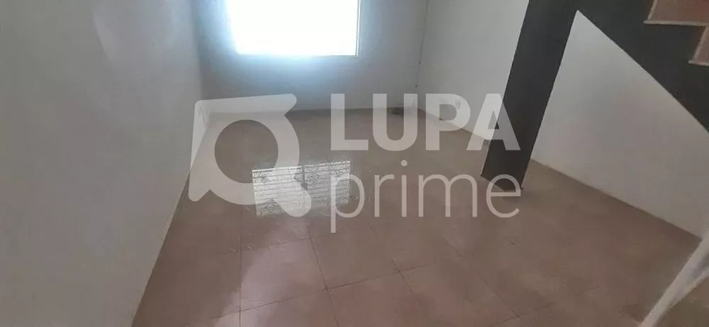 Casa à venda com 3 quartos, 99m² - Foto 2