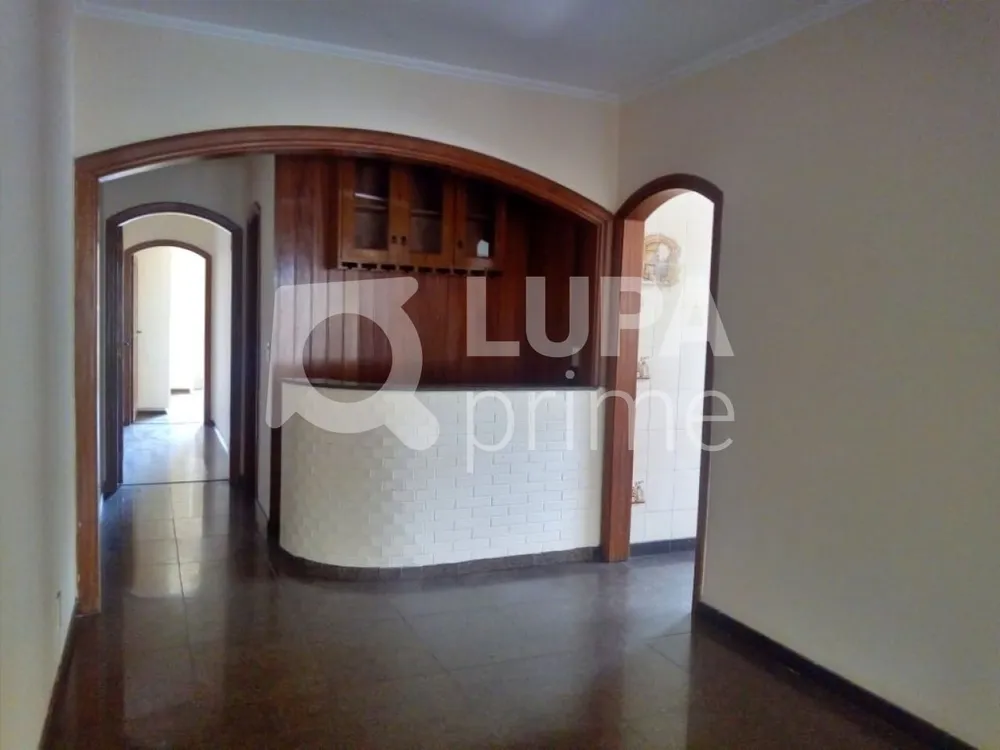 Casa, 4 quartos, 270 m² - Foto 1