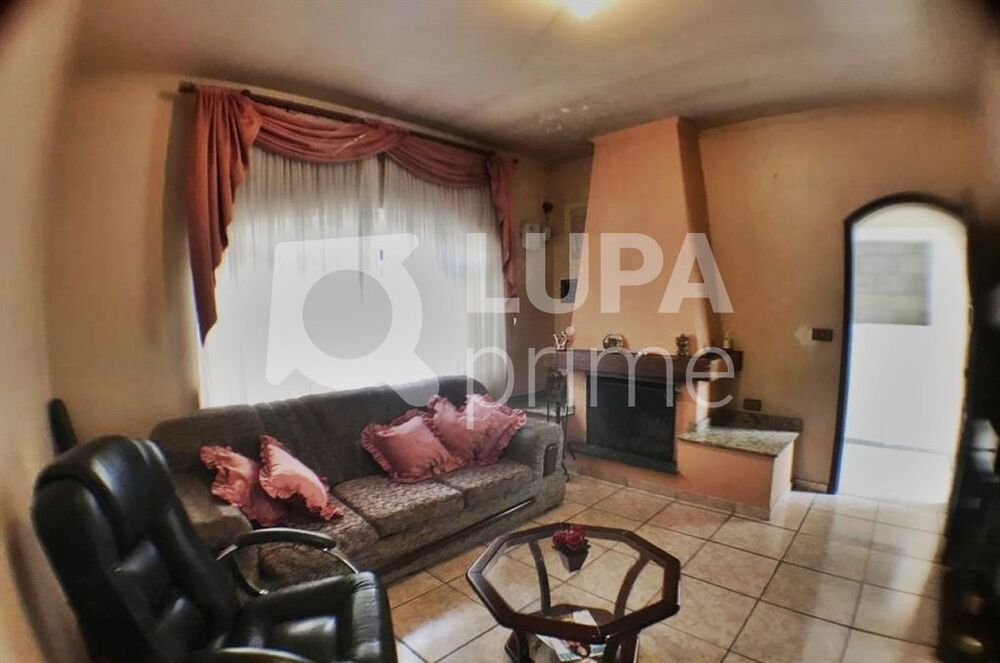 Casa, 5 quartos, 241 m² - Foto 1