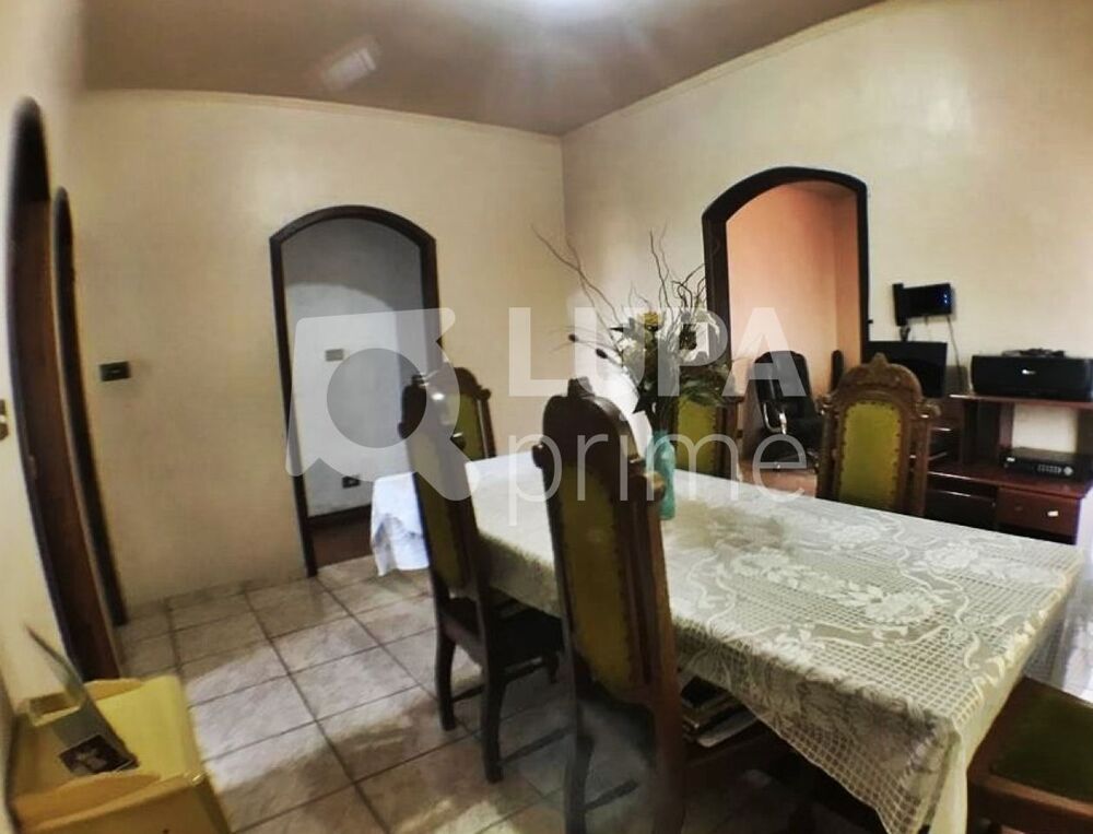 Casa, 5 quartos, 241 m² - Foto 2