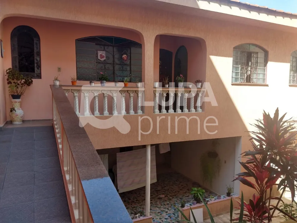 Casa, 8 quartos, 250 m² - Foto 3