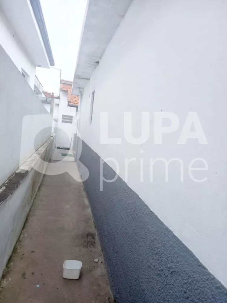 Casa à venda com 4 quartos, 210m² - Foto 3