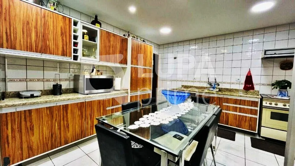 Apartamento, 3 quartos, 140 m² - Foto 2