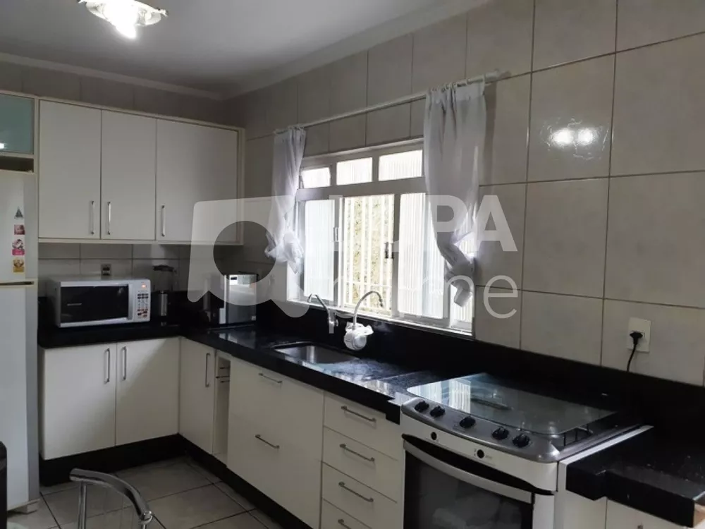 Casa à venda com 4 quartos, 180m² - Foto 6