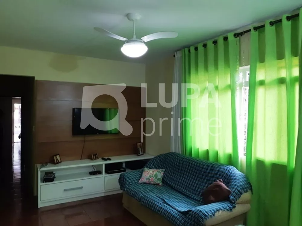 Casa à venda com 4 quartos, 180m² - Foto 4