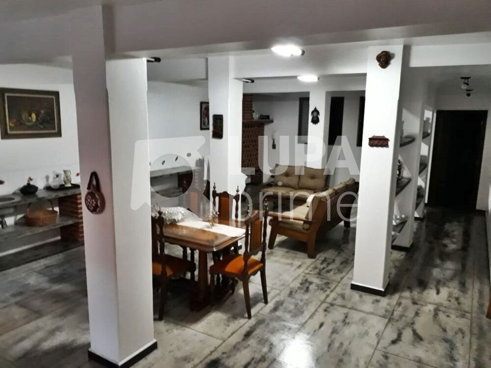 Casa, 3 quartos, 200 m² - Foto 1