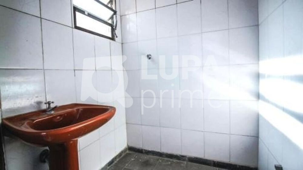 Casa para alugar com 3 quartos, 430m² - Foto 3