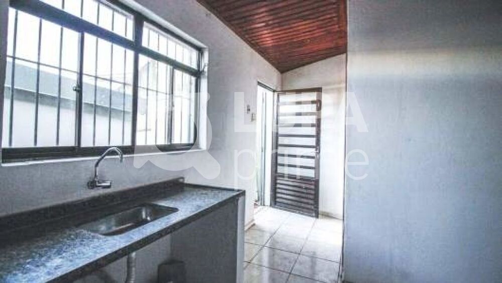 Casa para alugar com 3 quartos, 430m² - Foto 4