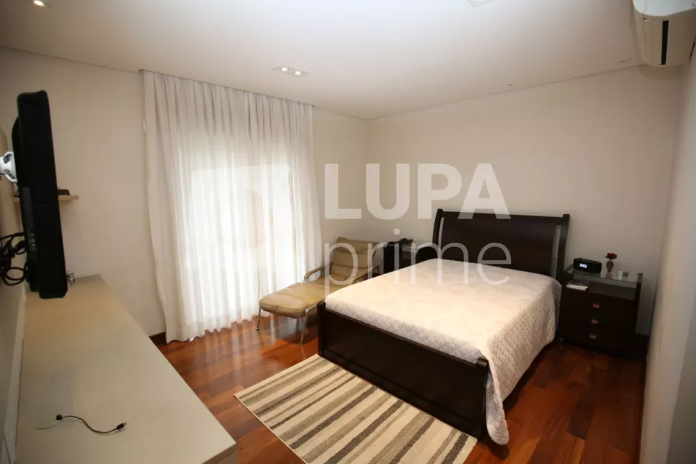 Apartamento à venda com 3 quartos, 250m² - Foto 4