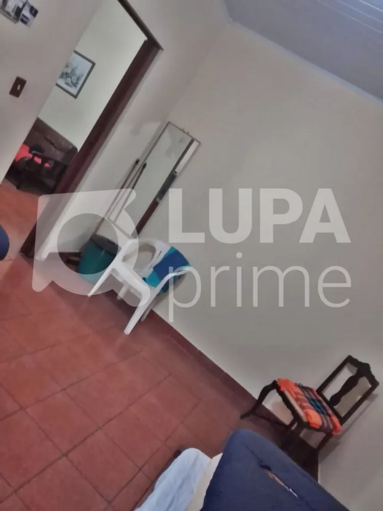 Casa à venda com 2 quartos, 60m² - Foto 2