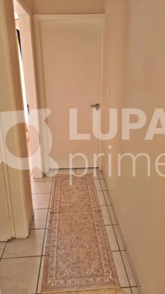 Apartamento à venda com 2 quartos, 74m² - Foto 3